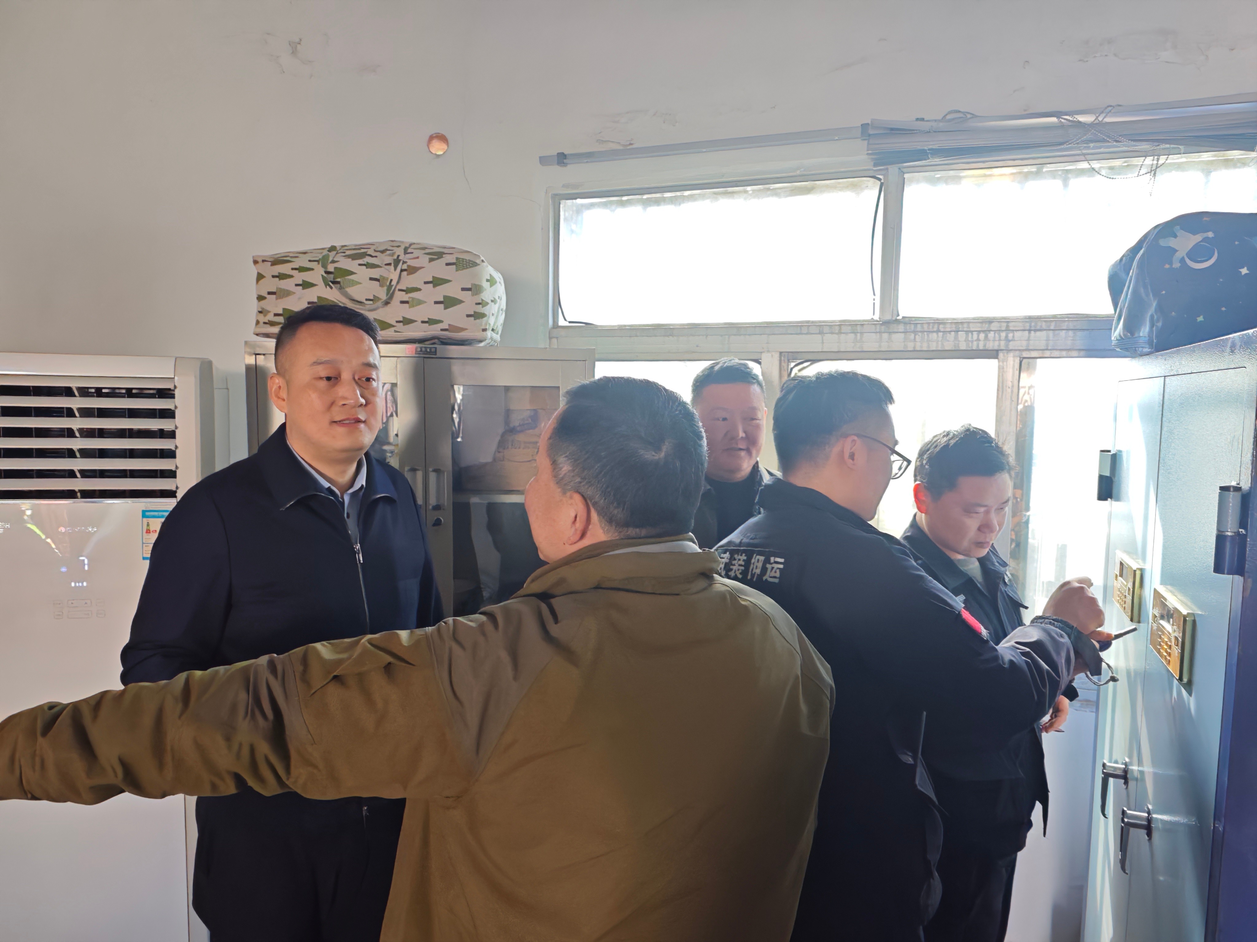 市保安公司開(kāi)展押運(yùn)安全督查工作